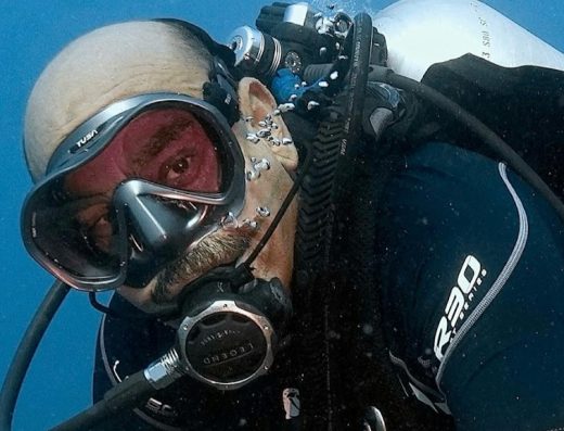 Diving Instructor ( مدرب غوص )