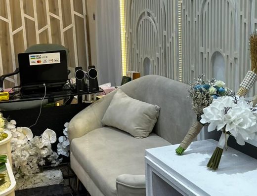 كوش وزفات بالون وباقه