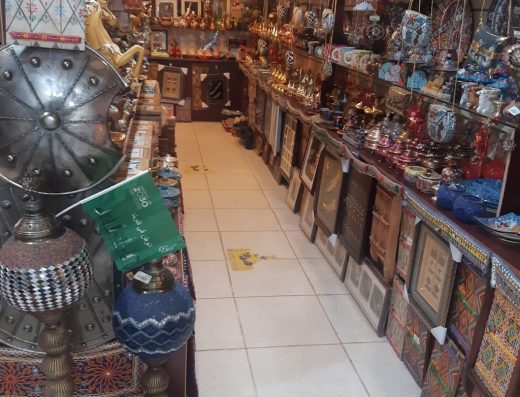 Souvenirs & pashmina shawls